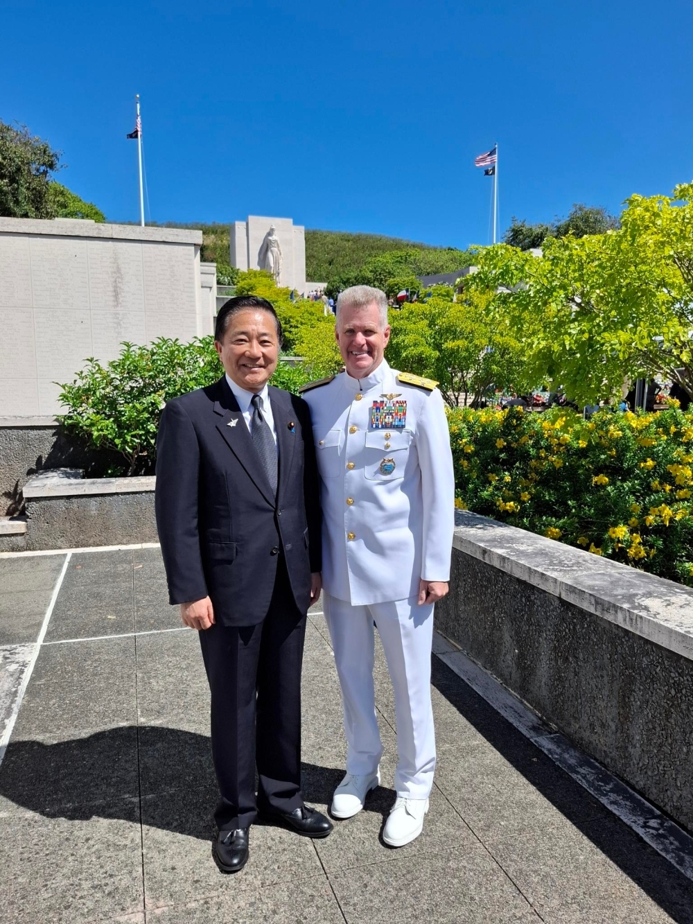 Special Advisor to Prime Minister Nagashima with Admiral Samuel Paparo, Commander, U.S. Indo-Pacific Command