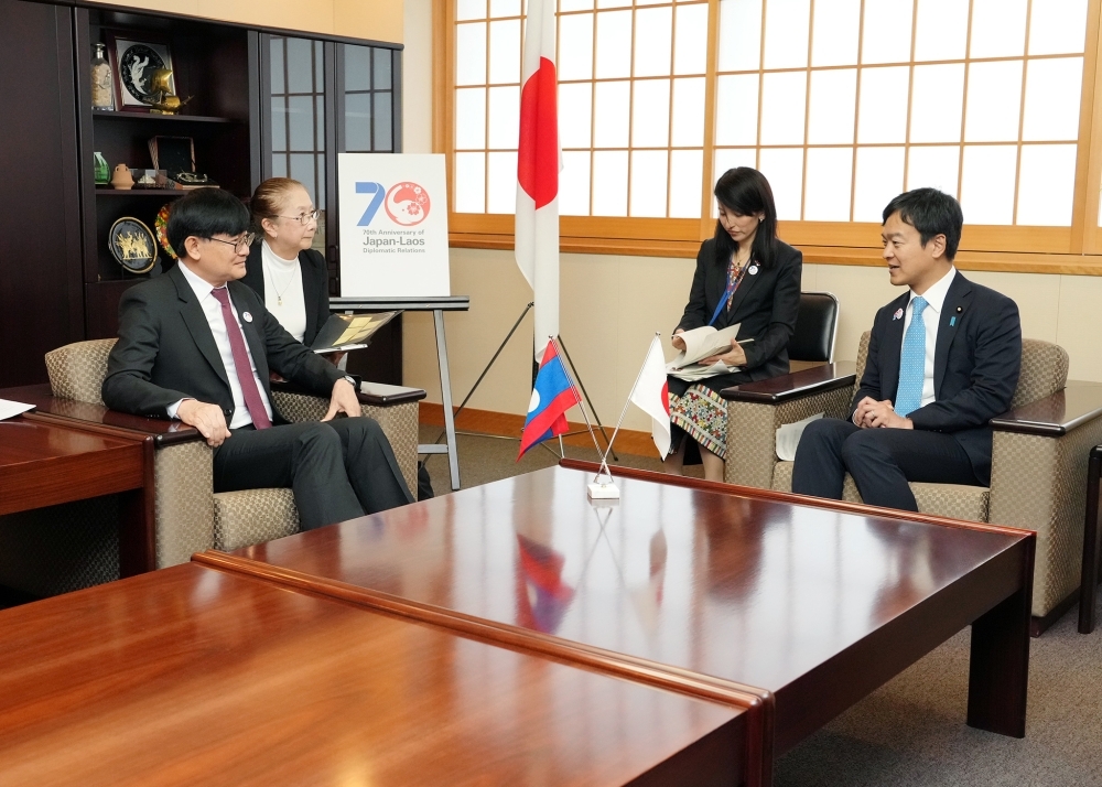 Meeting between State Minister MIYAJI and H.E. Assoc. Prof. Dr. Phout, Minister of Education and Sports of the Lao PDR