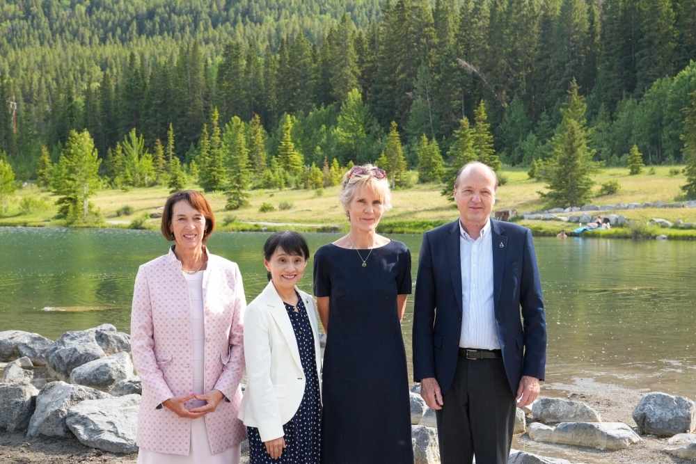 Memorial photo in front of Lake Quarry