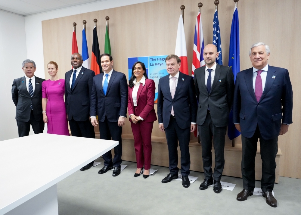 Group photo of The G7 Foreign Ministers