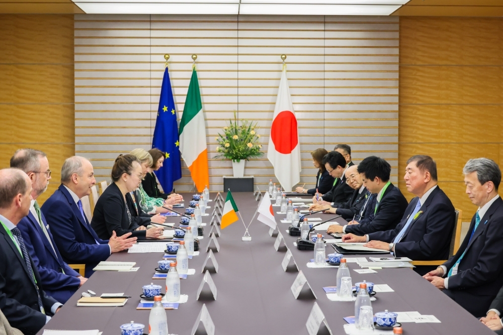 Prime Minister Ishiba is talking with H.E. Micheál Martin, T.D., Taoiseach, Prime Minister of Ireland