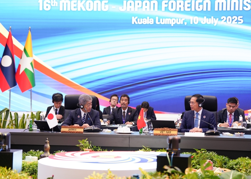 Foreign Minister IWAYA at the Mekong-Japan Foreign Ministers' Meeting