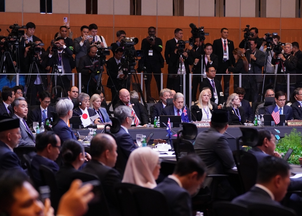 Foreign Minister IWAYA at the meeting