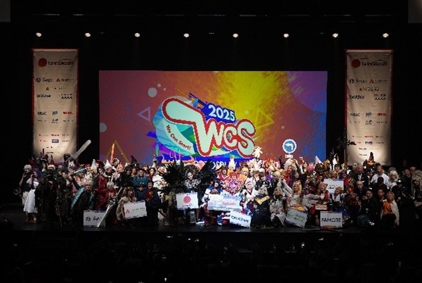Group photo of all participants