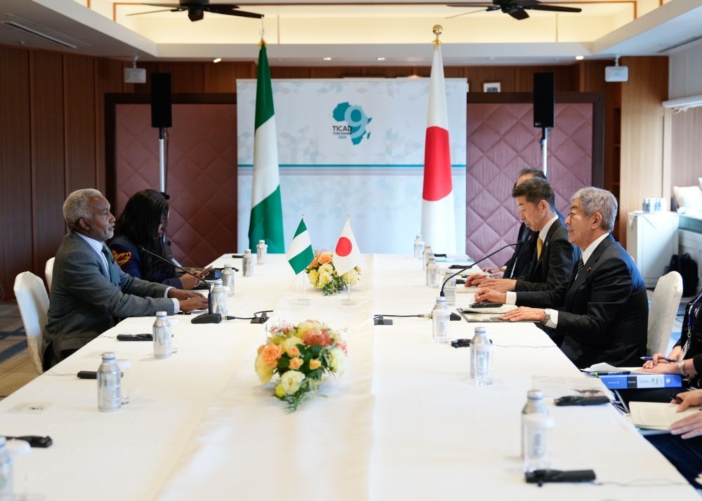 Foreign Minister Iwaya is talking with Ambassador Yusuf Maitama TUGGAR, Minister of Foreign Affairs of Nigeria
