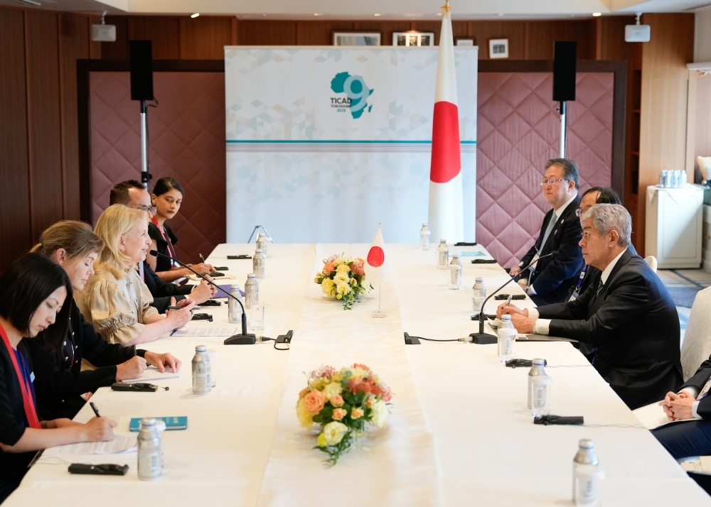 Meeting between Foreign Minister IWAYA and Ms. Russell, Executive Director of UNICEF