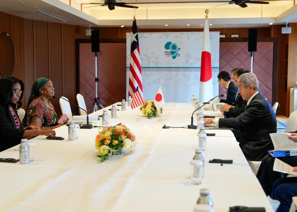 Meeting between Foreign Minister IWAYA and H.E. Mme. NYANTI, Minister of Foreign Affairs of Liberia
