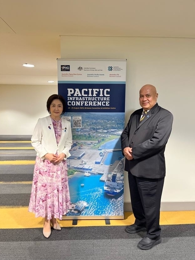 Parliamentary Vice-Minister Ikuina and Hon. Feleti Penitala Teo, Prime Minister of Tuvalu