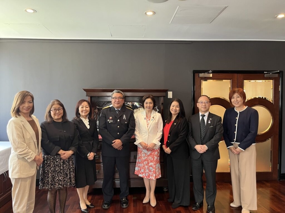 Parliamentary Vice-Minister Ikuina and Japanese Companies and Residents