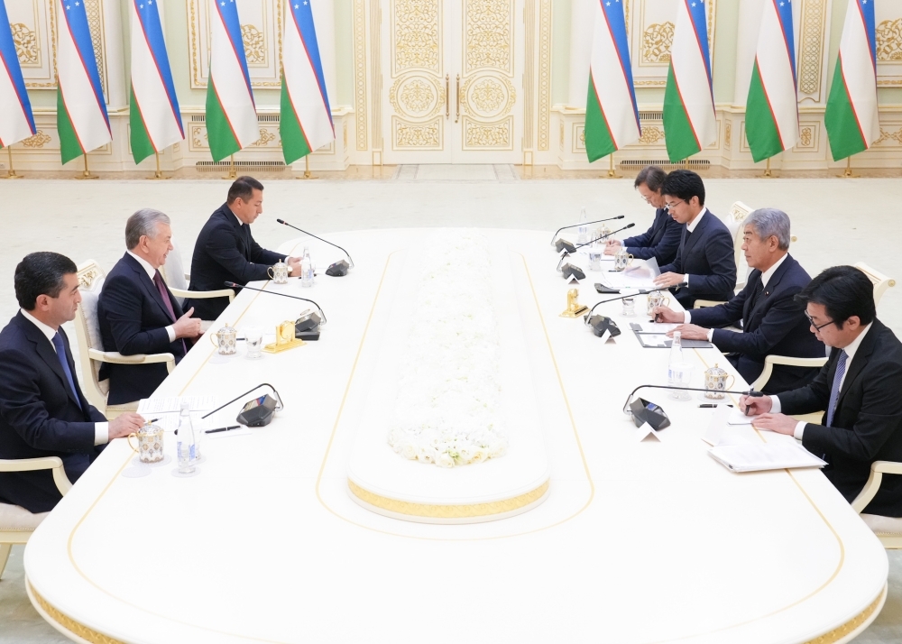 Foreign Minister Iwaya during a courtesy call on President MIRZIYOYEV