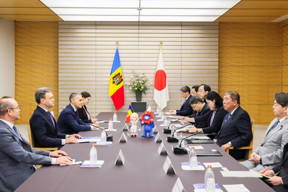 Meeting between Prime Minister ISHIBA and Prime Minister Recean