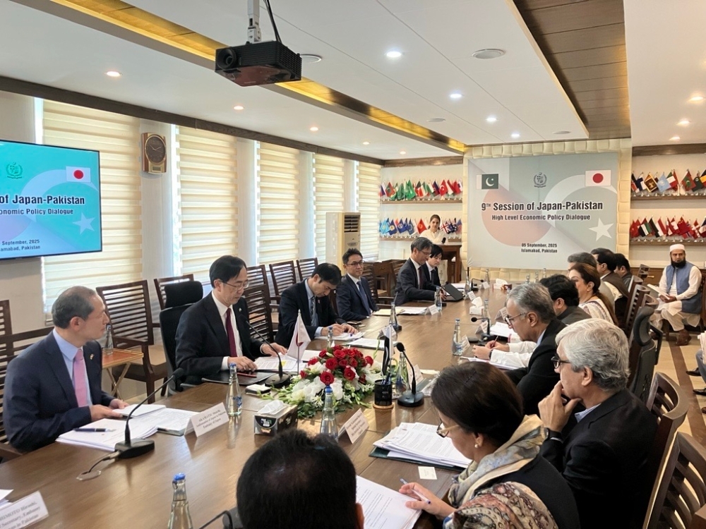 Both delegations are talking