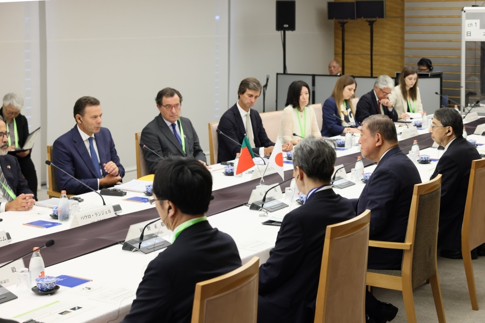 Prime Minister ISHIBA talking with H.E. Mr. Luís MONTENEGRO, Prime Minister of the Portuguese Republic