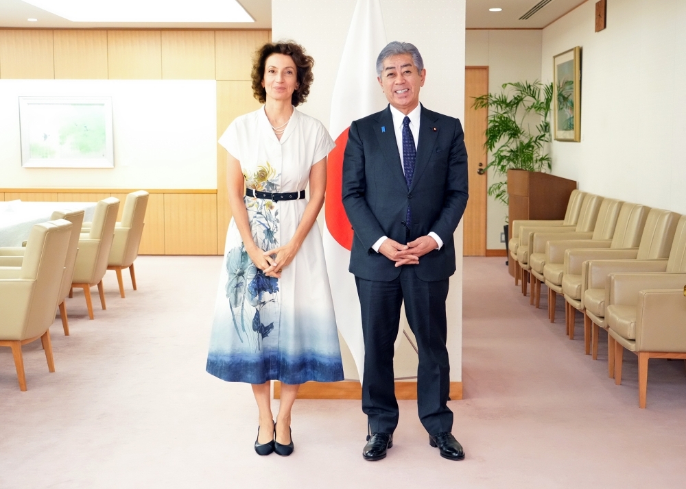 Photo session, Foreign Minister Iwaya and Ms. Audrey Azoulay, Director-General of the United Nations Educational, Scientific and Cultural Organization (UNESCO)
