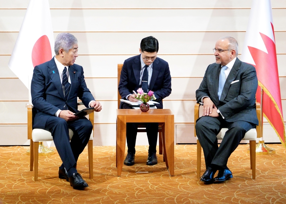 Meeting between Foreign Minister IWAYA and H.R.H. Prince Salman, Crown Prince and Prime Minister of Bahrain