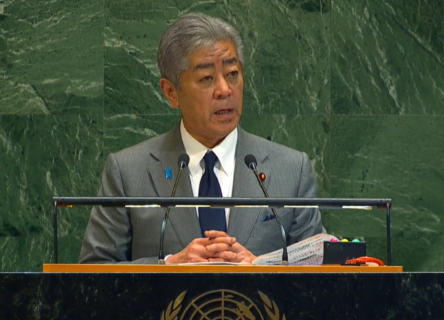 Foreign Minister IWAYA delivered a Statement (close-up)