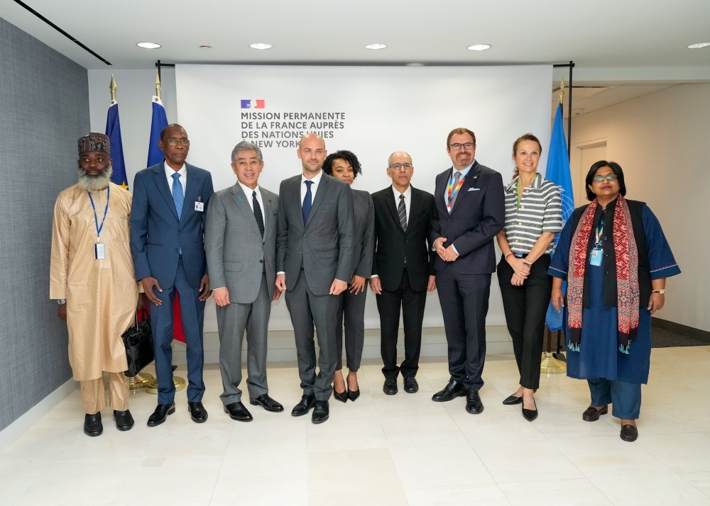 Group photo of the participants of the working breakfast