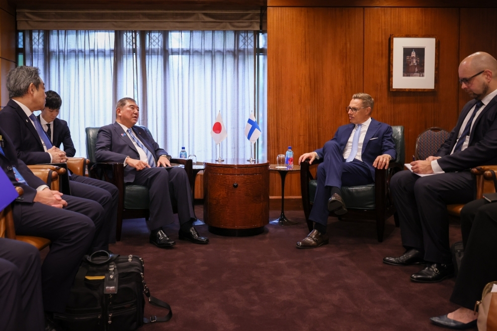 The two leaders holding a summit meeting