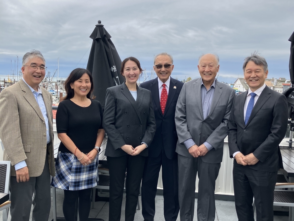 Group photo, Meeting with Japanese-Canadians