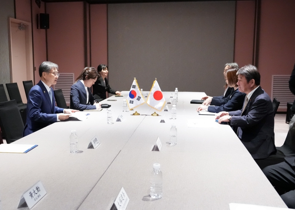 Meeting between Foreign Minister MOTEGI and H.E. Cho Hyun, Minister of Foreign Affairs of ROK