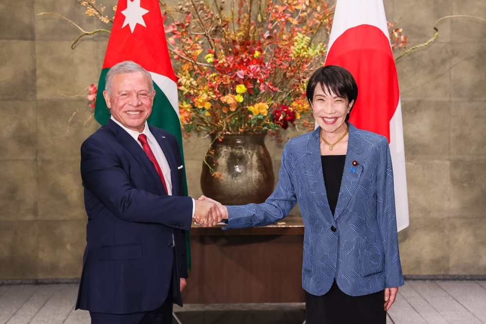 Prime Minister Takaichi is shaking hands with King Abdullah II Ibn Al Hussein, King of the Hashemite Kingdom of Jordan