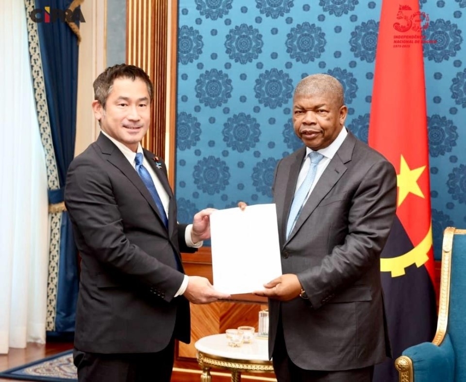 Parliamentary Vice-Minister ONISHI handed over a letter from Prime Minister TAKAICHI to President LOURENÇO of Angola