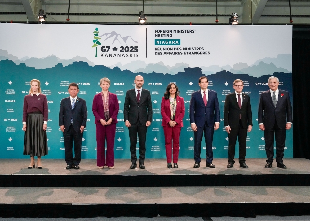 Group photo of G7 Foreign Ministers' Meeting