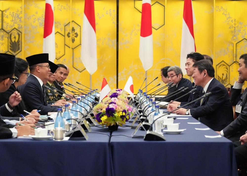 Minister MOTEGI and Minister KOIZUMI having a meeting with Minister Sugiono and Minister Sjafrie of the Republic of Indonesia