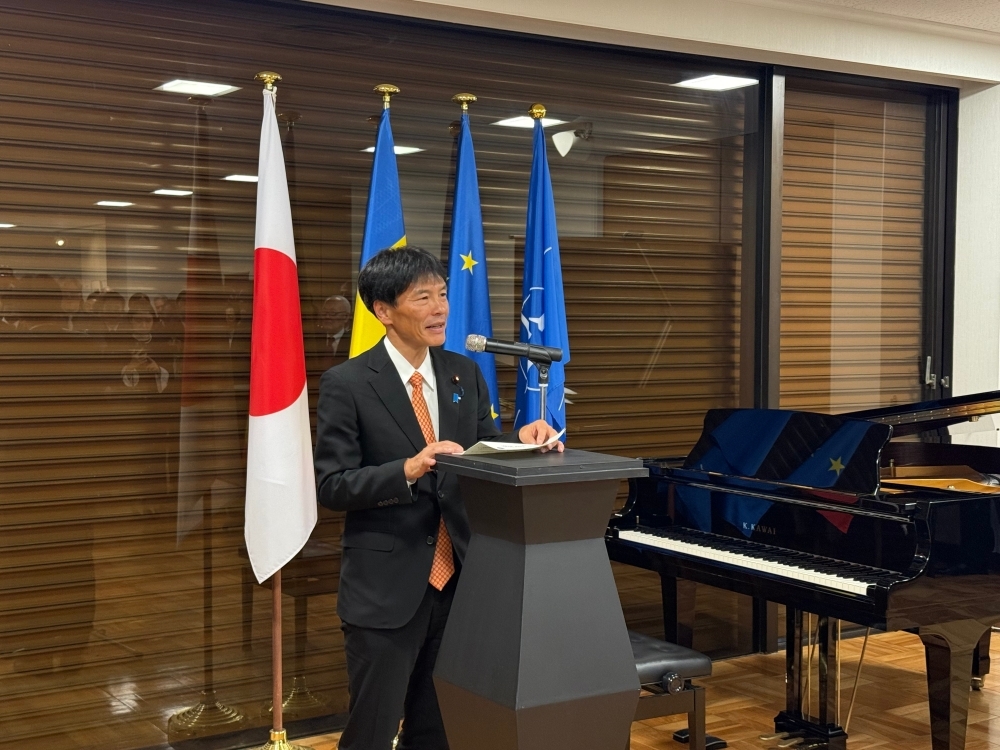 Parliamentary Vice-Minister Shimada making a speech in front of the ceremony attendees