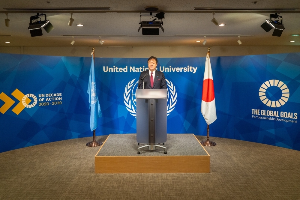 State Minister HORII making an opening speech as the host of this reception