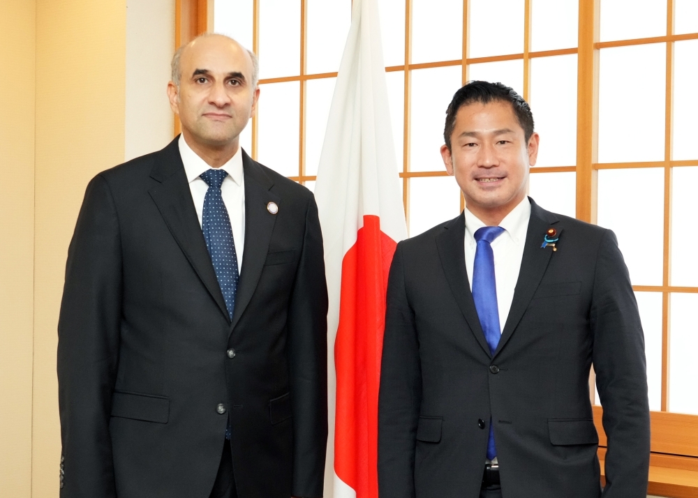 Parliamentary Vice-Minister ONISHI receives a courtesy call from Mr. ALNAAS, Chargé d'Affaires ad interim, Embassy of Libya in Japan