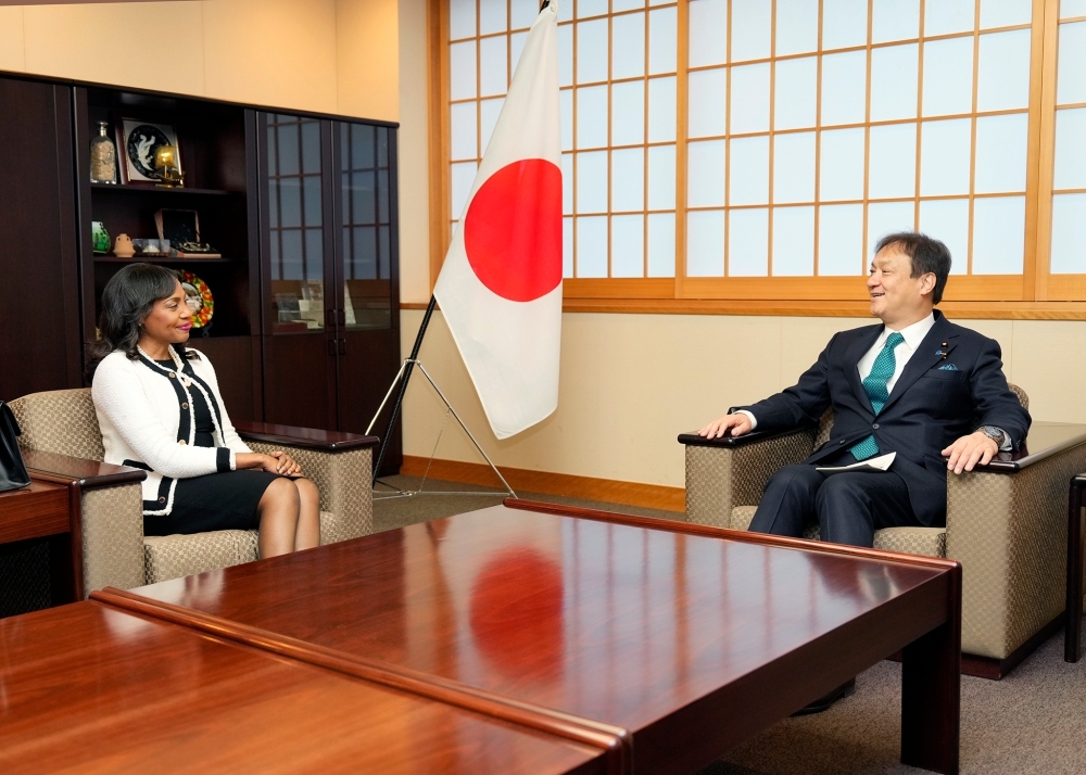 Meeting between State Minister Horii and Ambassador Richards