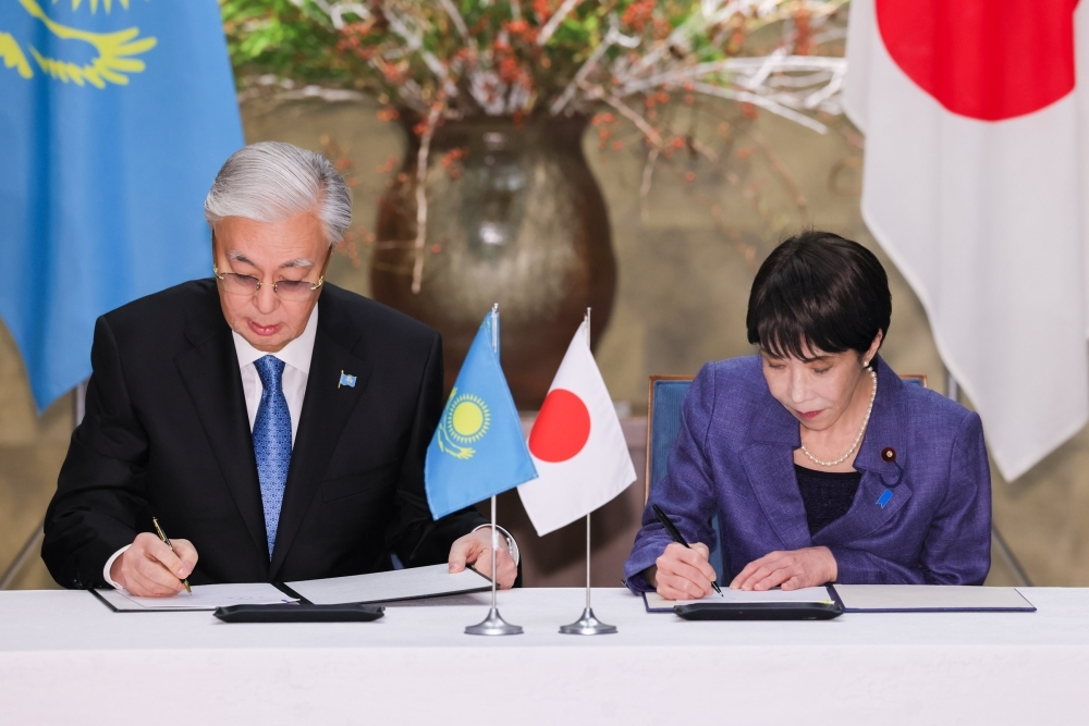 The two leaders signing the joint statement