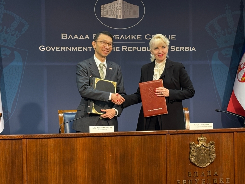 Ambassador Extraordinary IMAMURA shaking hands with Minister LAZAREVIĆ