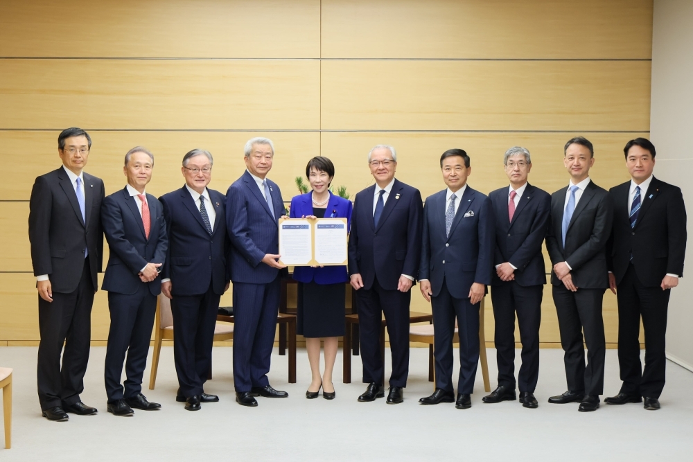 Prime Minister TAKAICHI receiving a courtesy call by representatives of the Japan-U.S. Business Council