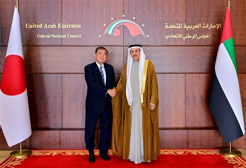 Special Envoy ISHIBA shaking hands with His Excellency Saqr Bin Ghobash Saeed Ghobash, Speaker of the Federal National Council