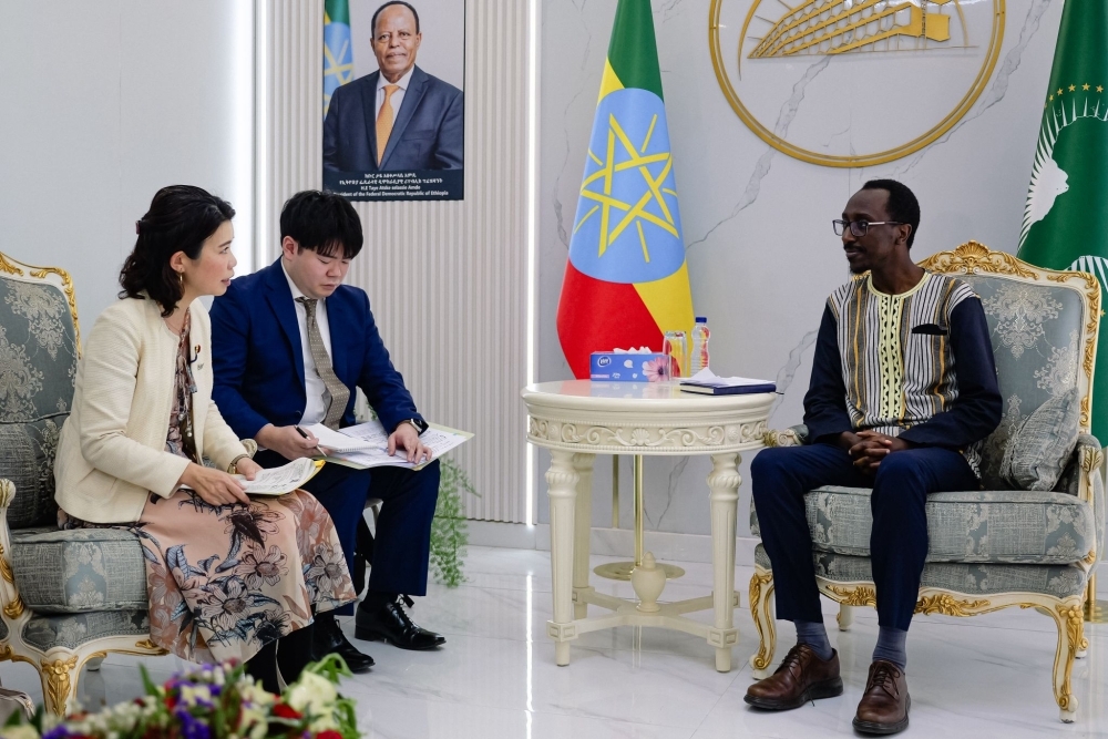 Exchangin Opinions between State Minister KUNIMITSU and H.E. Dr. Gedion Timothewos Hessebon, Minister of Foreign Affairs of Ethiopia