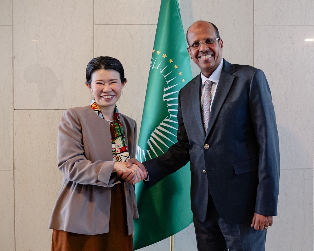 Exchangin Opinions between State Minister KUNIMITSU and H.E. Mr. Mahmoud Ali Youssouf, Chairperson of the AUC