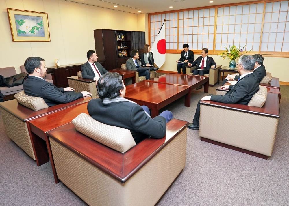 Meeting between State Minister HORII and Brazilian Nikkei Politicians