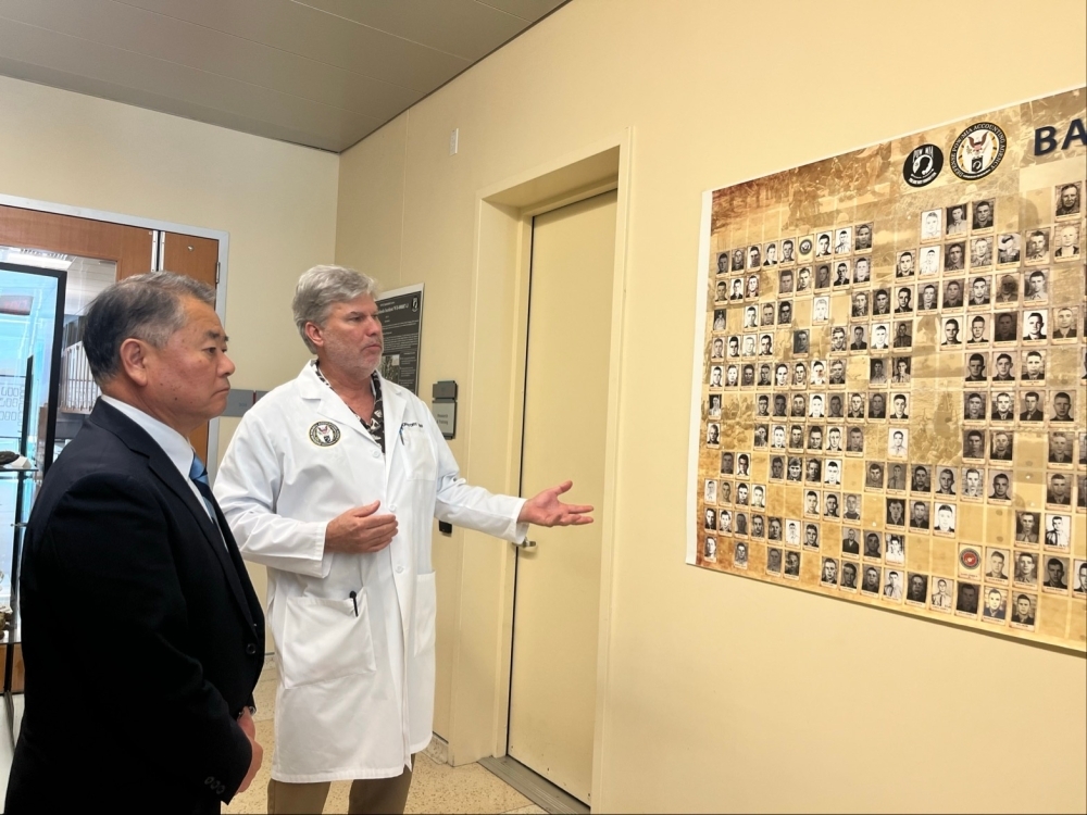 Special Advisor OUE visits the Defense POW/MIA Accounting Agency 