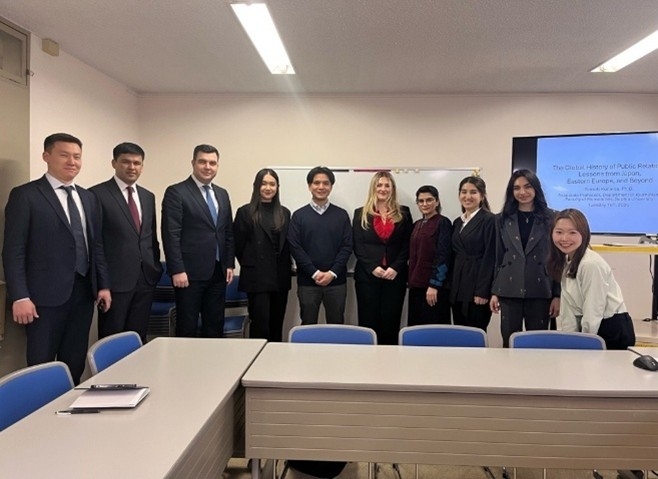 A lecture on public relations theory at the Sophia University