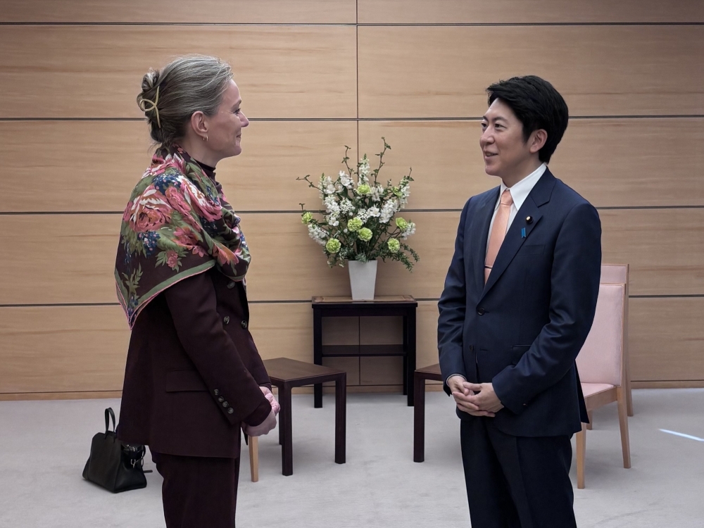 Deputy Chief Cabinet Secretary SATO and Ambassador Gregoire-van Haaren