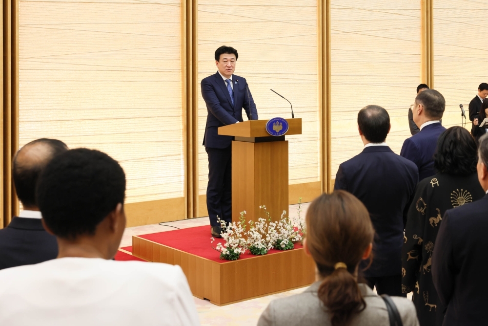 Chief Cabinet Secretary KIHARA is delivering his remarks