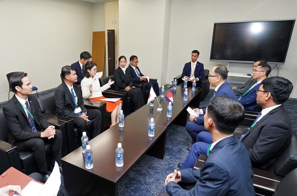Exchange of views between State Minister KUNIMITSU and  the Delegation of Young Cambodian Political Leaders