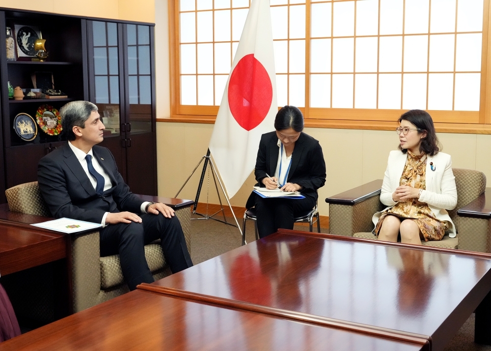 State Minister Kunimitsu receiving a courtesy call from Ambassador Bayramov