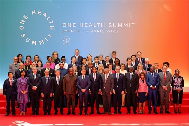 Group photo of One Health Summit participants