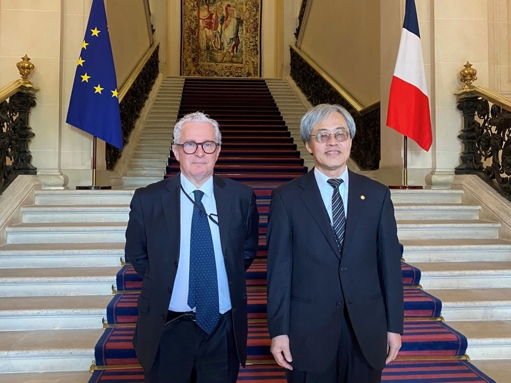 H.E. Mr. Minami and H.E. Mr. Caron