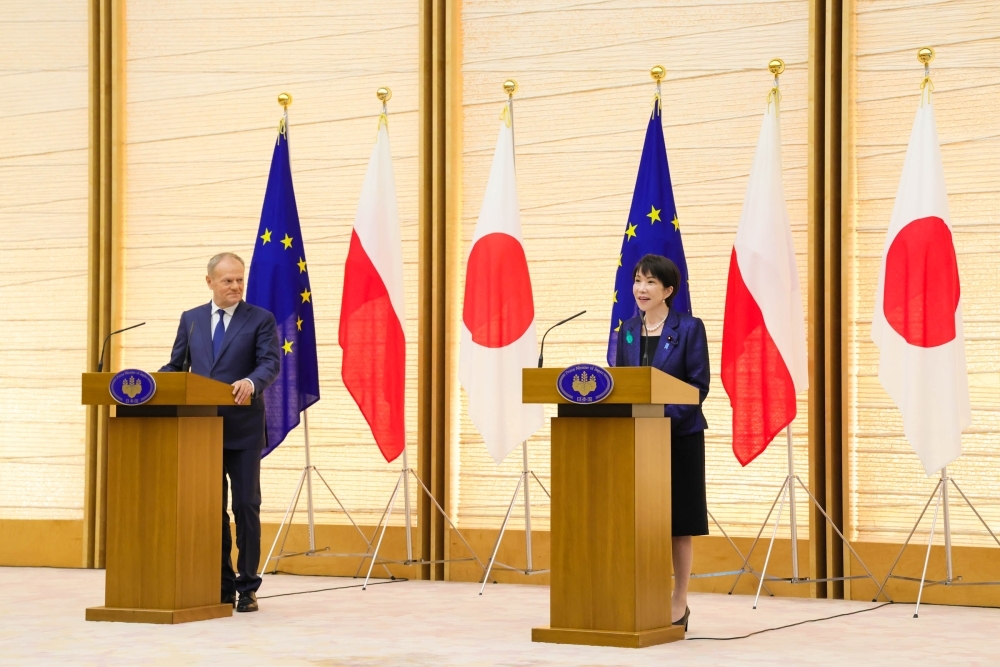 Prime Minister TAKAICHI having a joint press announcement with Prime Minister Tusk