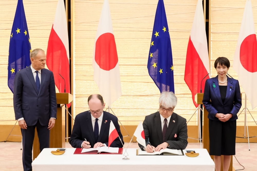 (Photo) Signing of the Agreement between Japan and the Republic of Poland on Social Security