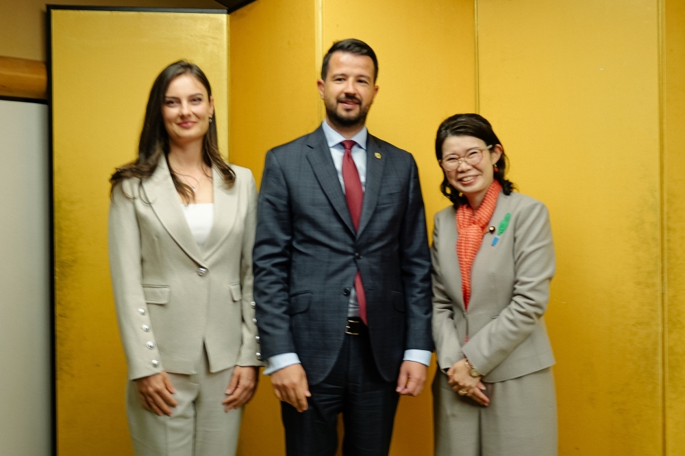 State Minister KUNIMITSU with President Milatović and his spouse